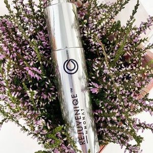 Monat Rejuveniqe Oil Light New